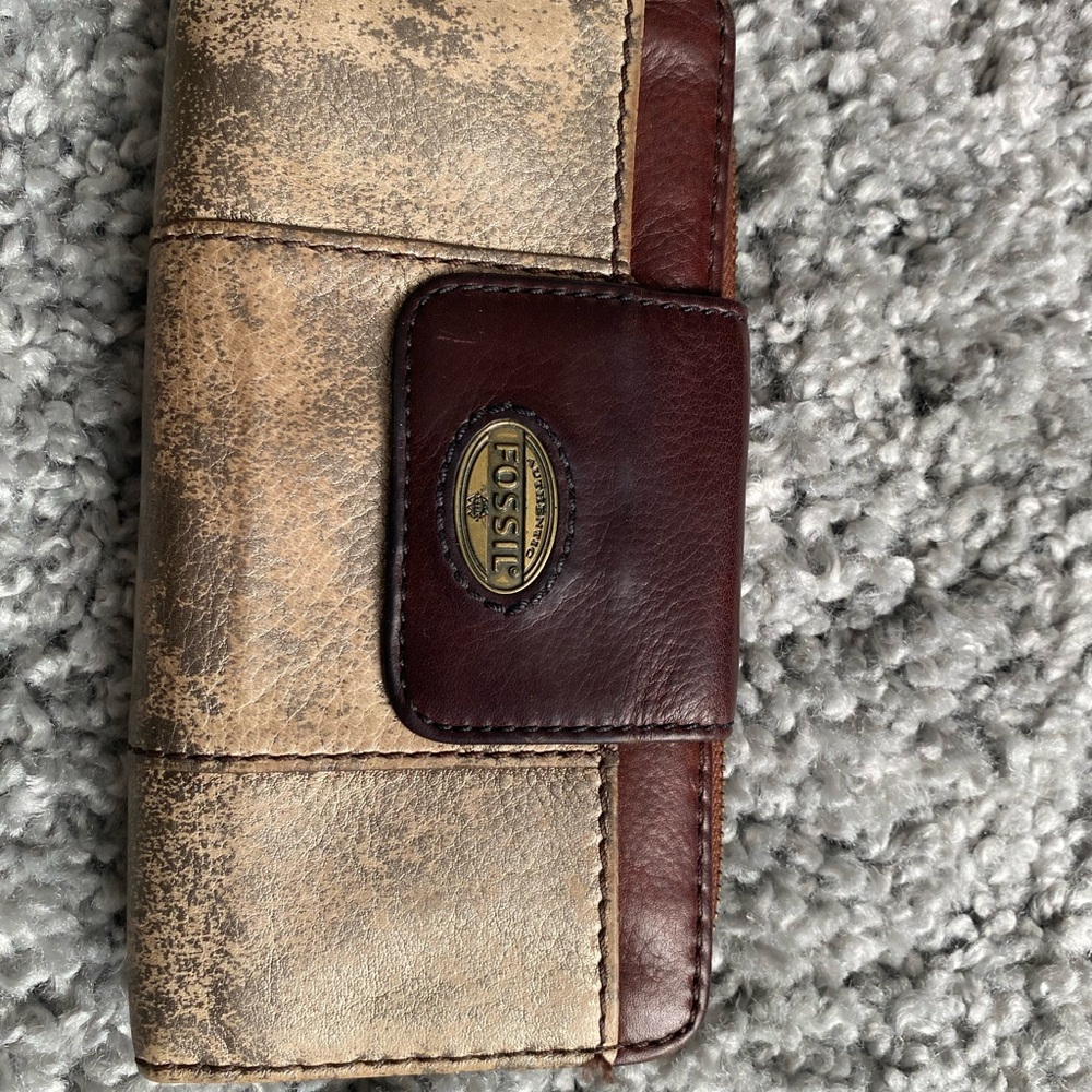 Fossil Leather Wallet in Brown and Cream